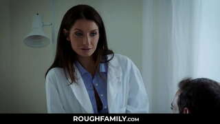 Silvia Salvie Examinează Fiului ei Erectie Penis