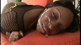 ���ວກເລ Skyy ສີດໍາ