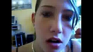 בחורה מאוד נחמדה swollows