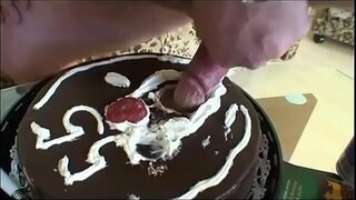 Зрео човек жели да јебеш тинејџер Је 17