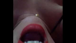 Girlfriend jerks ngaphandle